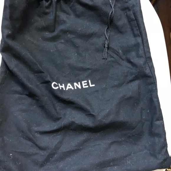 Chanel Crossbody - Picture 4 of 8